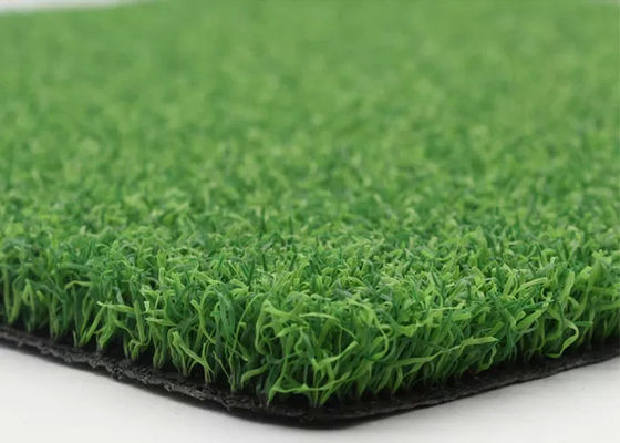 Sân cỏ giả chống trơn trượt màu xanh lá cây